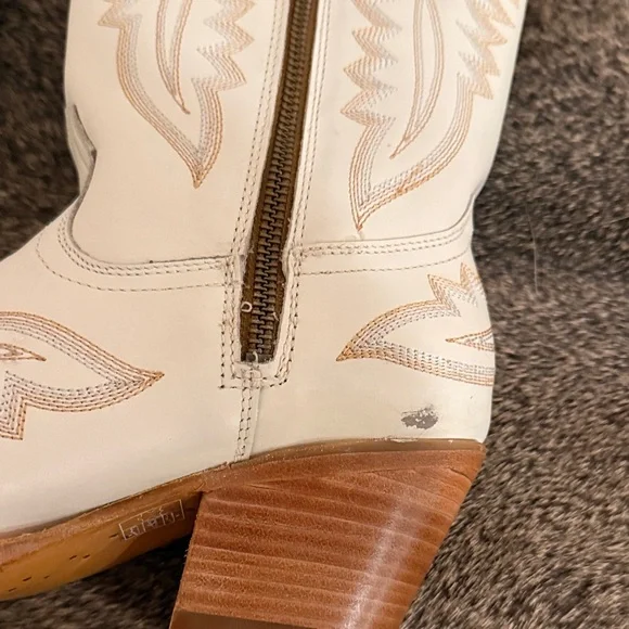 Ariat Women's Casanova Tan and Cream Heeled Boots Size 6.5 - Picture 5 of 6